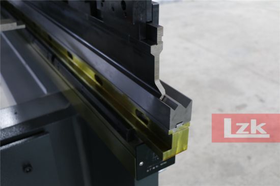 3050 mm lange 6 mm CNC-Abkantpresse aus Baustahl und Edelstahl